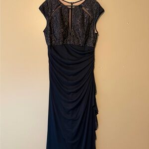 Elegant Navy Lace Evening Dress